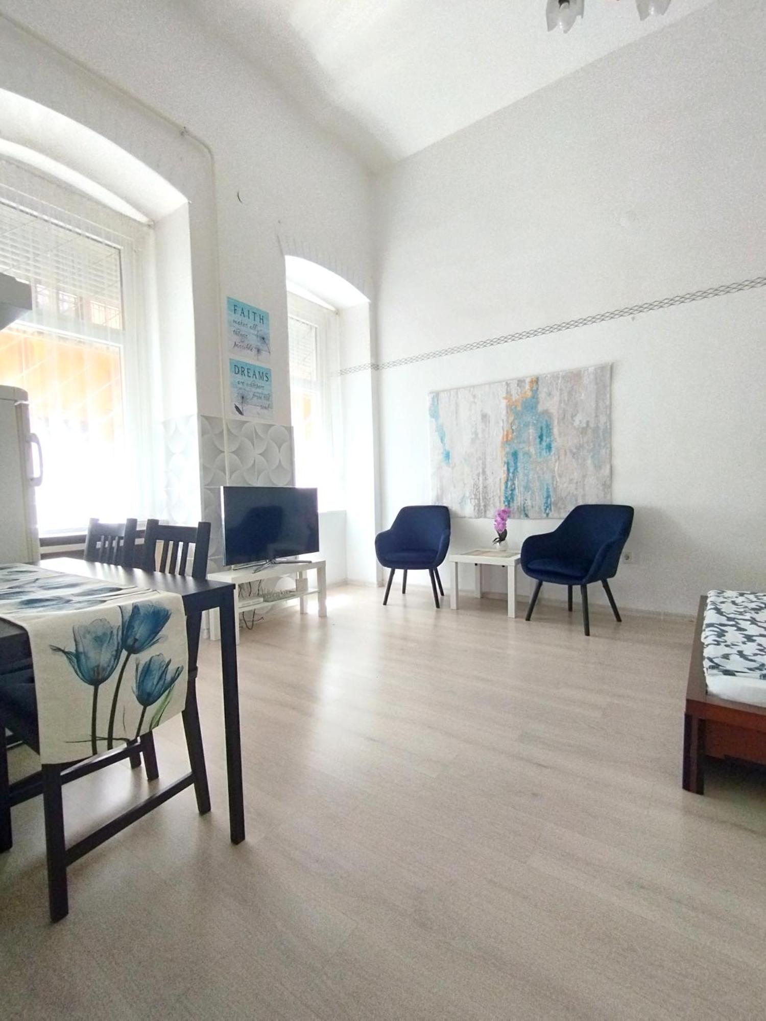 Free Parking Garage! Downtown Apartment Close To New York Cafe Βουδαπέστη Εξωτερικό φωτογραφία